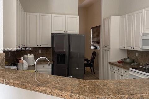 Casa en alquiler en Cutler Bay, Florida, 4 dormitorios, 231.88 m2 № 2003197 - foto 13