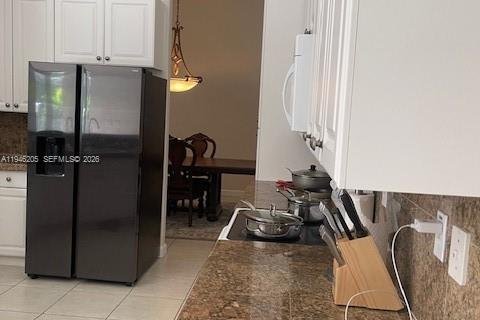 Casa en alquiler en Cutler Bay, Florida, 4 dormitorios, 231.88 m2 № 2003197 - foto 16