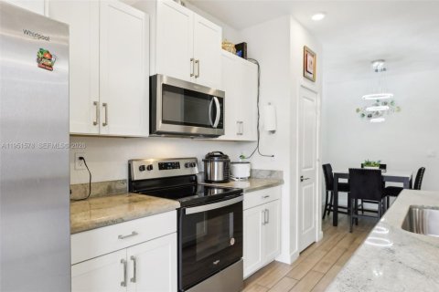 Touwnhouse à vendre à Homestead, Floride: 3 chambres, 159.05 m2 № 2010892 - photo 10