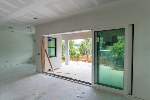 Casa en venta en Tampa, Florida, 5 dormitorios, 471.2 m2 № 1797834 - foto 7