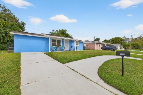 House in Port Richey, Florida 3 bedrooms, 95.88 sq.m. № 2145329