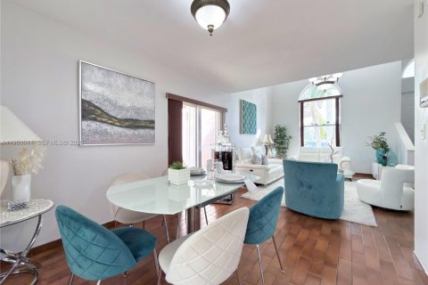 Casa en venta en Miami, Florida, 4 dormitorios, 199.93 m2 № 2007974 - foto 5