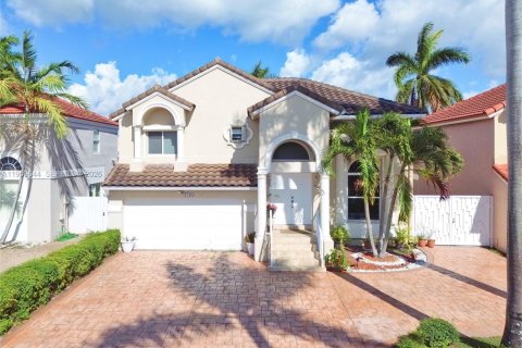 Casa en venta en Miami, Florida, 4 dormitorios, 199.93 m2 № 2007974 - foto 2