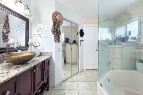 Casa en venta en Miami, Florida, 4 dormitorios, 199.93 m2 № 2007974 - foto 27
