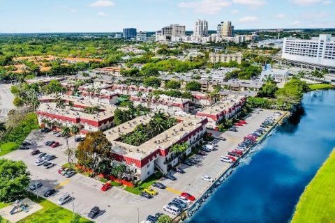 Condominio en alquiler en Pinecrest, Florida, 1 dormitorio, 70.61 m2 № 1993817 - foto 9