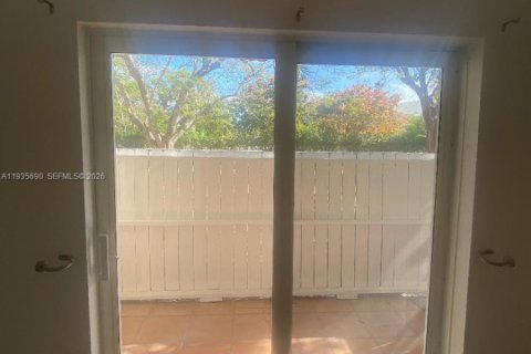 Снять в аренду кондоминиум в Пайнкрест, Флорида 1 спальня, 70.61м2, № 1993817 - фото 14