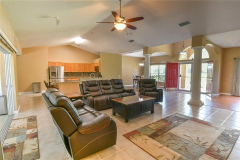 Casa en venta en Tavares, Florida, 4 dormitorios, 240.43 m2 № 1670038 - foto 9