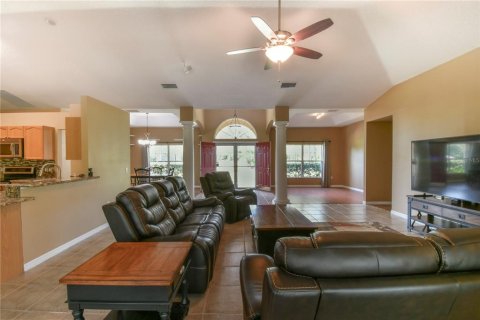 Casa en venta en Tavares, Florida, 4 dormitorios, 240.43 m2 № 1670038 - foto 10
