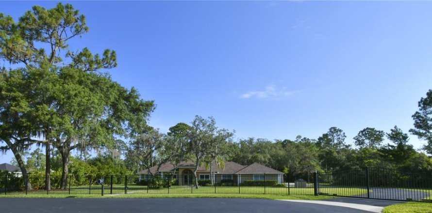 Casa en Tavares, Florida 4 dormitorios, 240.43 m2 № 1670038