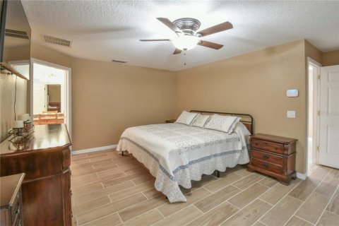 Casa en venta en Tavares, Florida, 4 dormitorios, 240.43 m2 № 1670038 - foto 25