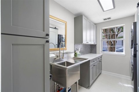 Villa ou maison à vendre à Orlando, Floride: 5 chambres, 310.57 m2 № 1916124 - photo 29