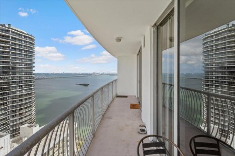 Condo in Miami, Florida, 1 bedroom  № 2019386 - photo 5