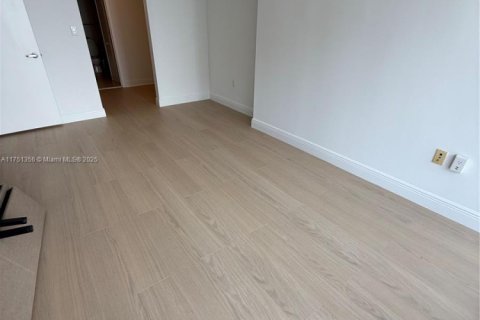 Condo in Miami, Florida, 1 bedroom  № 2019386 - photo 26