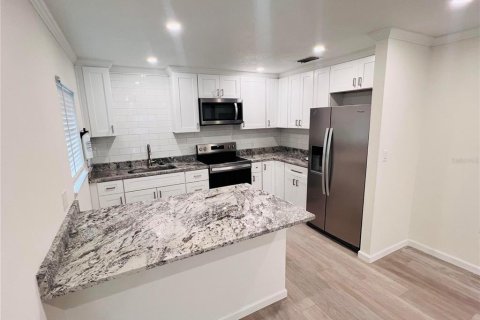 Apartment in New Port Richey, Florida 2 bedrooms, 83.61 sq.m. № 1913892 - photo 3