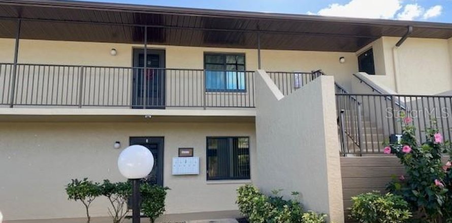 Condominio en Port Charlotte, Florida, 2 dormitorios № 1295224