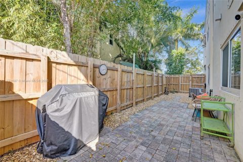 Condo in Fort Lauderdale, Florida, 2 bedrooms  № 1695424 - photo 16