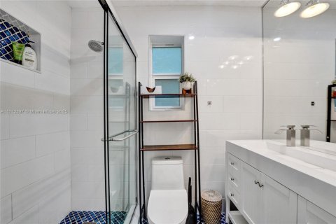 Condo in Fort Lauderdale, Florida, 2 bedrooms  № 1695424 - photo 26