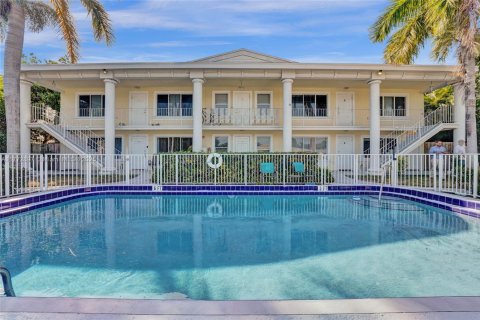 Condo in Fort Lauderdale, Florida, 2 bedrooms  № 1695424 - photo 3