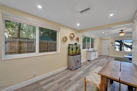 Condo in Fort Lauderdale, Florida, 2 bedrooms  № 1695424 - photo 20
