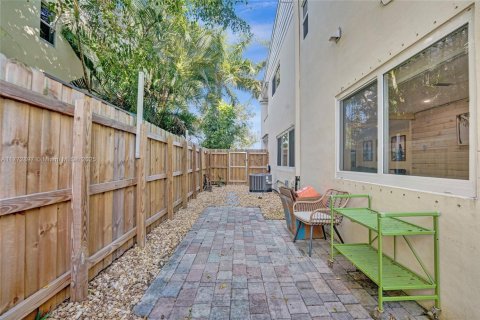 Condo in Fort Lauderdale, Florida, 2 bedrooms  № 1695424 - photo 15