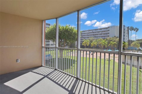 Condominio en alquiler en Miami, Florida, 2 dormitorios, 122.35 m2 № 1949365 - foto 20