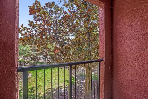 Condo in Lake Mary, Florida, 1 bedroom  № 2167215 - photo 19