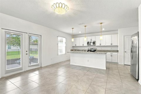 House in Zephyrhills, Florida 5 bedrooms, 258.73 sq.m. № 2401058 - photo 20