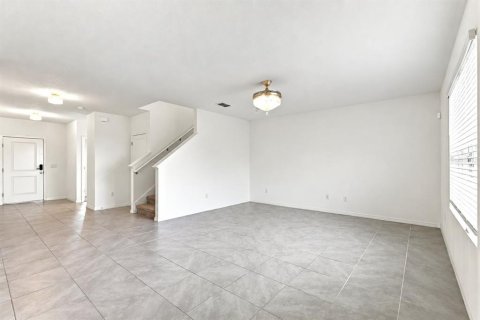 House in Zephyrhills, Florida 5 bedrooms, 258.73 sq.m. № 2401058 - photo 17