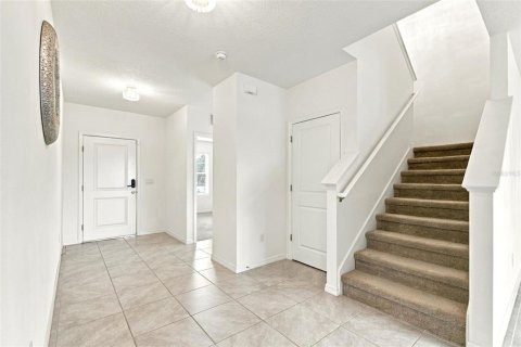 House in Zephyrhills, Florida 5 bedrooms, 258.73 sq.m. № 2401058 - photo 14