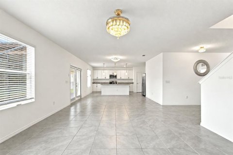 House in Zephyrhills, Florida 5 bedrooms, 258.73 sq.m. № 2401058 - photo 18