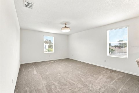 House in Zephyrhills, Florida 5 bedrooms, 258.73 sq.m. № 2401058 - photo 30