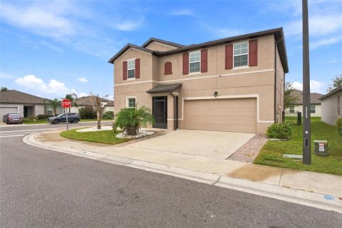 House in Zephyrhills, Florida 5 bedrooms, 258.73 sq.m. № 2401058 - photo 5