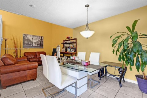 Copropriété à vendre à Miami, Floride: 3 chambres, 107.4 m2 № 1892003 - photo 5