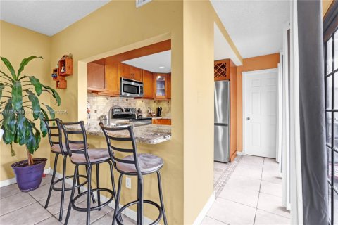 Copropriété à vendre à Miami, Floride: 3 chambres, 107.4 m2 № 1892003 - photo 2