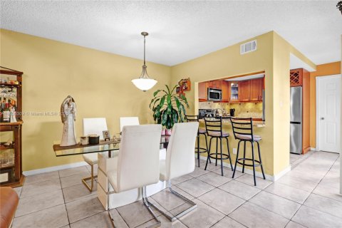 Copropriété à vendre à Miami, Floride: 3 chambres, 107.4 m2 № 1892003 - photo 4