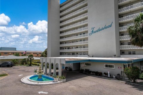 Condo in Sebring, Florida, 2 bedrooms  № 1843630 - photo 1