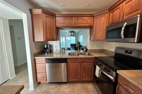Condo in Sebring, Florida, 2 bedrooms  № 1843630 - photo 9