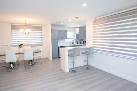 Condominio en venta en Hollywood, Florida, 2 dormitorios, 100.15 m2 № 1949224 - foto 19