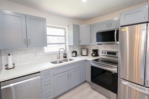 Condominio en venta en Hollywood, Florida, 2 dormitorios, 100.15 m2 № 1949224 - foto 25