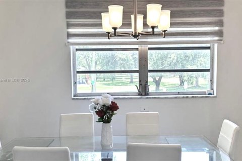 Condominio en venta en Hollywood, Florida, 2 dormitorios, 100.15 m2 № 1949224 - foto 14