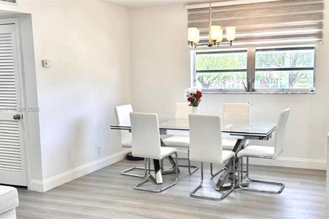 Condominio en venta en Hollywood, Florida, 2 dormitorios, 100.15 m2 № 1949224 - foto 20