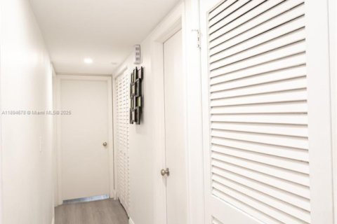 Condominio en venta en Hollywood, Florida, 2 dormitorios, 100.15 m2 № 1949224 - foto 27