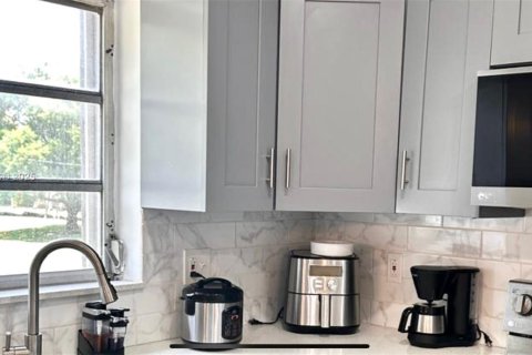 Condominio en venta en Hollywood, Florida, 2 dormitorios, 100.15 m2 № 1949224 - foto 23