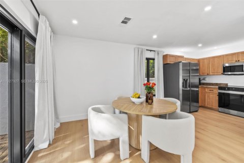 Touwnhouse à vendre à Aventura, Floride: 3 chambres, 138.89 m2 № 1986801 - photo 13
