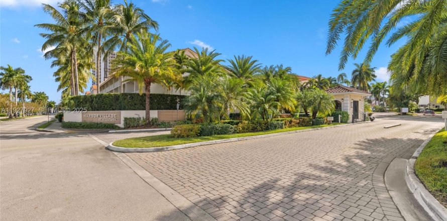 Touwnhouse à Aventura, Floride 3 chambres, 138.89 m2 № 1986801