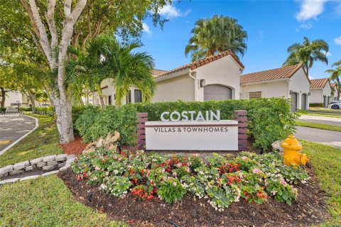 Touwnhouse à vendre à Aventura, Floride: 3 chambres, 138.89 m2 № 1986801 - photo 2