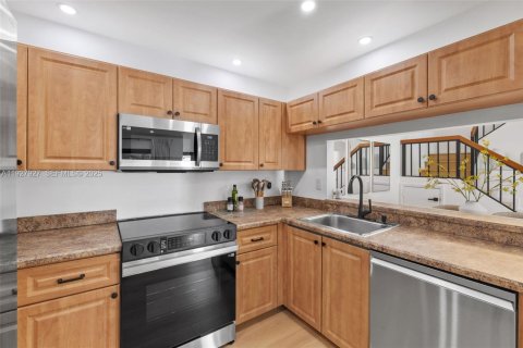 Touwnhouse à vendre à Aventura, Floride: 3 chambres, 138.89 m2 № 1986801 - photo 17