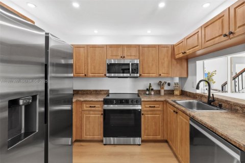 Touwnhouse à vendre à Aventura, Floride: 3 chambres, 138.89 m2 № 1986801 - photo 18