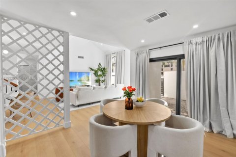 Touwnhouse à vendre à Aventura, Floride: 3 chambres, 138.89 m2 № 1986801 - photo 15