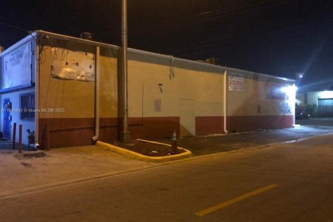 Commercial property in Hialeah, Florida № 1957918 - photo 7